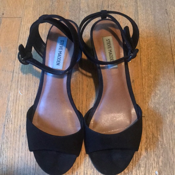 2.5 inch heel sandals